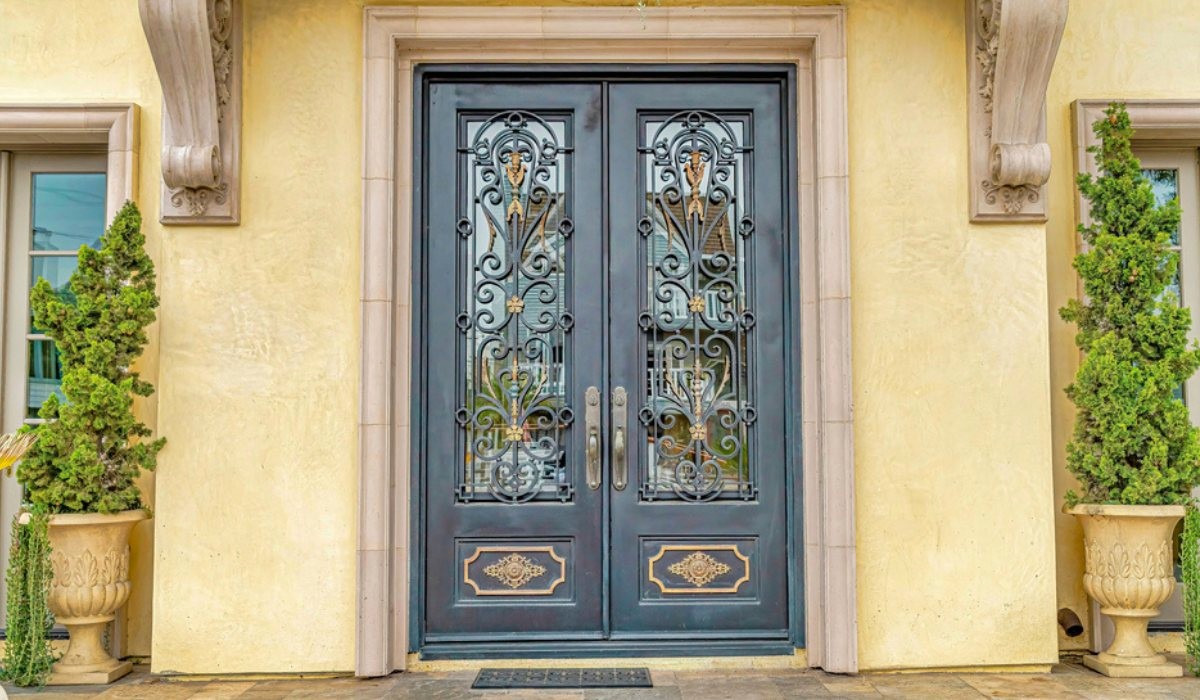How To Choose The Best Iron Door Installer Service Company Or Contractor?